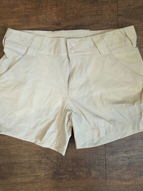 Columbia Women's Tan Outdoor Shorts with SPF